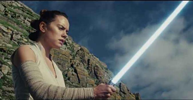 Neste filme, Rey vai encontrar Luke Skywalker para conseguir contralar seus poderes(foto: Lucasfilm/CB/D.A Press) Neste filme, Rey vai encontrar Luke Skywalker para conseguir contralar seus poderes(foto: Lucasfilm/CB/D.A Press)