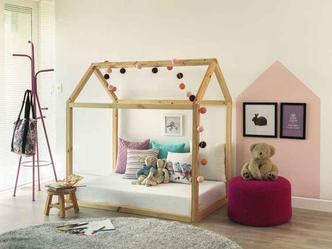 Cama no chão, banco baixo, tapete confortável para sentar: tudo de acordo com os pequenos.(foto: Divulgação Mobly) Cama no chão, banco baixo, tapete confortável para sentar: tudo de acordo com os pequenos.(foto: Divulgação Mobly)
