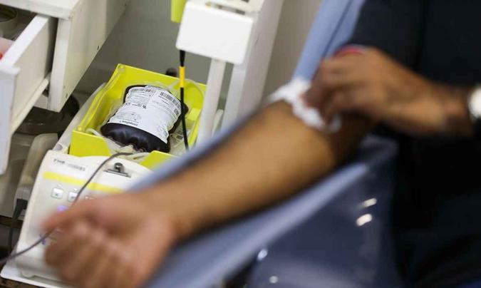 As autoridades informam ainda que não existe evidência de transmissão de coronavírus por transfusão de sangue(foto: Marcelo Camargo/Agência Brasil) As autoridades informam ainda que não existe evidência de transmissão de coronavírus por transfusão de sangue(foto: Marcelo Camargo/Agência Brasil)
