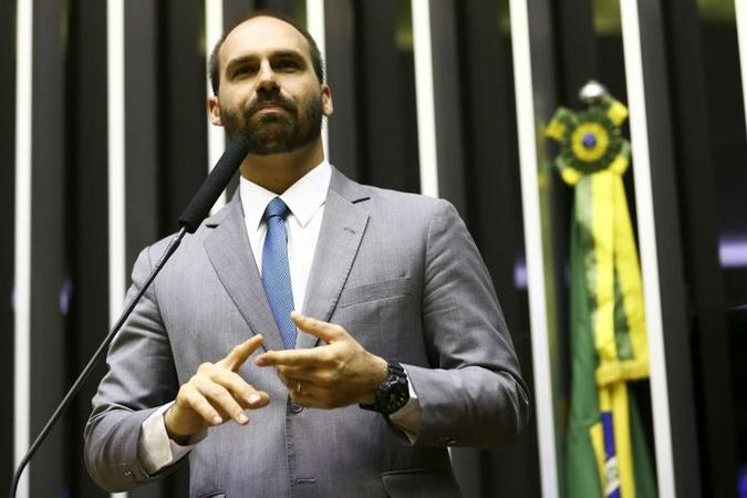 Limpando o terreno: primeiro ato de Eduardo Bolsonaro após assumir o novo cargo foi destituir todos os vice-líderes da legenda(foto: Marcelo Camargo/Agência Brasil) Limpando o terreno: primeiro ato de Eduardo Bolsonaro após assumir o novo cargo foi destituir todos os vice-líderes da legenda(foto: Marcelo Camargo/Agência Brasil)