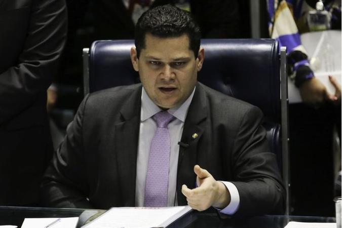 Davi Alcolumbre, que tem preferência pelo embaixador Pedro Borio : Davi Alcolumbre, que tem preferência pelo embaixador Pedro Borio :