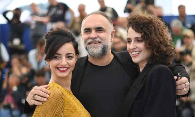 Carol Duarte, Karim Ainouz e Julia Stockler estão na equipe do longa(foto: LOIC VENANCE) Carol Duarte, Karim Ainouz e Julia Stockler estão na equipe do longa(foto: LOIC VENANCE)
