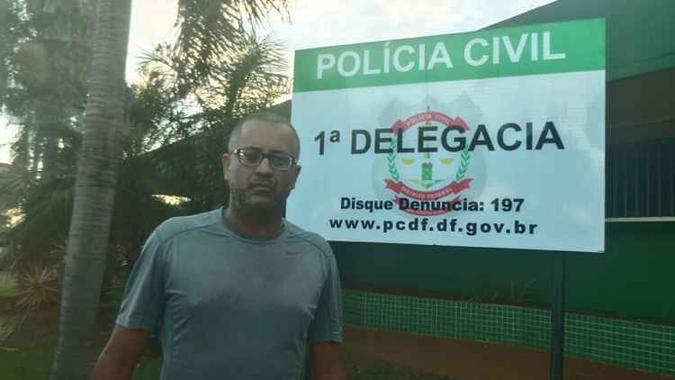 Adir Sousa Santos alega ser perseguido pela nova gestão do condomínio após ter sido tirado do cargo de síndico(foto: Sarah Peres/Esp. CB/D.A Press) Adir Sousa Santos alega ser perseguido pela nova gestão do condomínio após ter sido tirado do cargo de síndico(foto: Sarah Peres/Esp. CB/D.A Press)