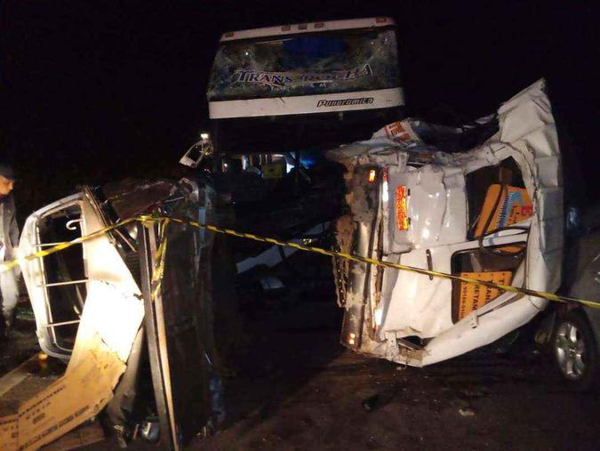 Batida envolveu seis veículos, entre eles um ônibus, em Extrema, no Sul de Minas Gerais(foto: PRF/Divulgação) Batida envolveu seis veículos, entre eles um ônibus, em Extrema, no Sul de Minas Gerais(foto: PRF/Divulgação)