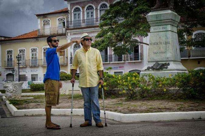 Luiz e o filho Fred: o rapaz já conheceu 67 países ao lado do pai(foto: Arquivo Pessoal) Luiz e o filho Fred: o rapaz já conheceu 67 países ao lado do pai(foto: Arquivo Pessoal)