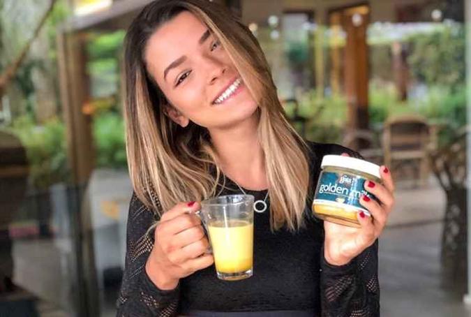 A estudante Júlia Losada é adepta do golden milk: A estudante Júlia Losada é adepta do golden milk:
