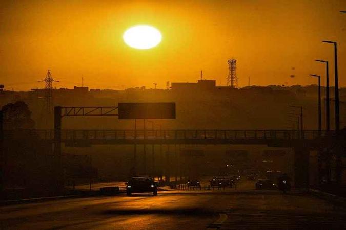Umidade relativa do ar deve ficar em 20% até quinta-feira (18/7)(foto: Ed Alves/CB/D.A News) Umidade relativa do ar deve ficar em 20% até quinta-feira (18/7)(foto: Ed Alves/CB/D.A News)