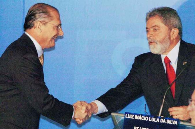 Alckmin e Lula durante debate na televisão em 2006(foto: Marcos Alves/Diário de SP/Agência O Globo) Alckmin e Lula durante debate na televisão em 2006(foto: Marcos Alves/Diário de SP/Agência O Globo)