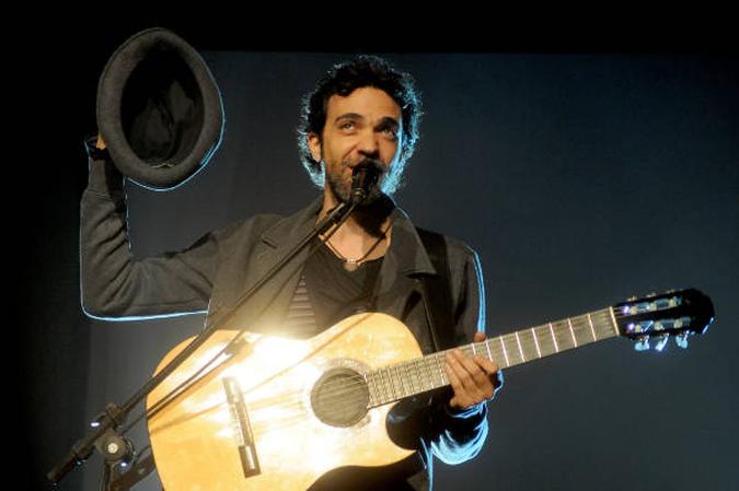 O cantor carioca Moska lança retrospectiva de sucessos em CD e DVD(foto: Antônio Cunha/Esp. CB/D.A Press) O cantor carioca Moska lança retrospectiva de sucessos em CD e DVD(foto: Antônio Cunha/Esp. CB/D.A Press)