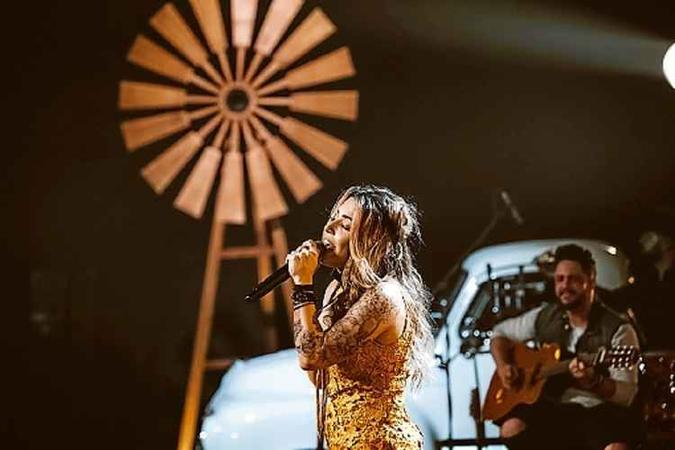 Da composição para a ingterpretação, Lauana Prado se tornou um dos destaques do sertanejo feminino(foto: Universal Music/Divulgação) Da composição para a ingterpretação, Lauana Prado se tornou um dos destaques do sertanejo feminino(foto: Universal Music/Divulgação)