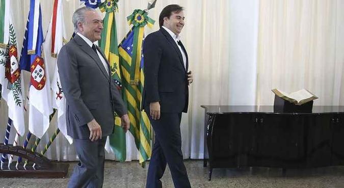 Sobre o apoio que Temer teria na Câmara para barrar uma segunda denúncia, o parlamentar admitiu que há certo incômodo em parte da base, mas afirmou que o presidente tem condições de reorganizá-la(foto: Antonio Cruz/Agencia Brasil) Sobre o apoio que Temer teria na Câmara para barrar uma segunda denúncia, o parlamentar admitiu que há certo incômodo em parte da base, mas afirmou que o presidente tem condições de reorganizá-la(foto: Antonio Cruz/Agencia Brasil)