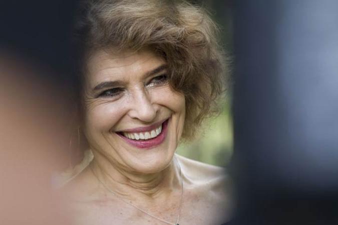Fanny Ardant interpreta um pai trans, em Lola Pater(foto: Imovision/ Divulgação) Fanny Ardant interpreta um pai trans, em Lola Pater(foto: Imovision/ Divulgação)