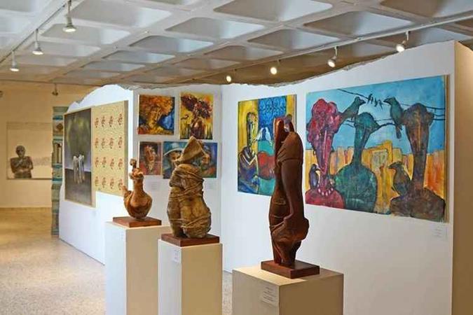No hotel há uma galeria com obras de artistas locais(foto: Walled-Off/Divulgação) No hotel há uma galeria com obras de artistas locais(foto: Walled-Off/Divulgação)