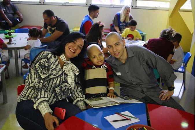 Rafaela e Wesley acompanham o tratamento do filho Gabriel Nisiguchi no Hospital da Criança de Brasília (HCB)(foto: Vinícius Cardoso/Esp.CB/D.A. Press ) Rafaela e Wesley acompanham o tratamento do filho Gabriel Nisiguchi no Hospital da Criança de Brasília (HCB)(foto: Vinícius Cardoso/Esp.CB/D.A. Press )