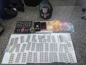 Comprimidos encontrados em Samambaia durante ação policial(foto: PMDF/Divulgação) Comprimidos encontrados em Samambaia durante ação policial(foto: PMDF/Divulgação)