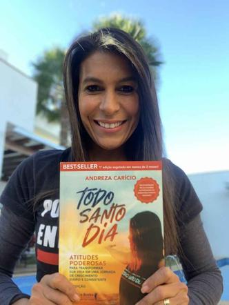 Andreza Carício compartilha em 'Todo santo dia' hábitos para buscar a felicidade(foto: Arquivo Pessoal) Andreza Carício compartilha em 'Todo santo dia' hábitos para buscar a felicidade(foto: Arquivo Pessoal)