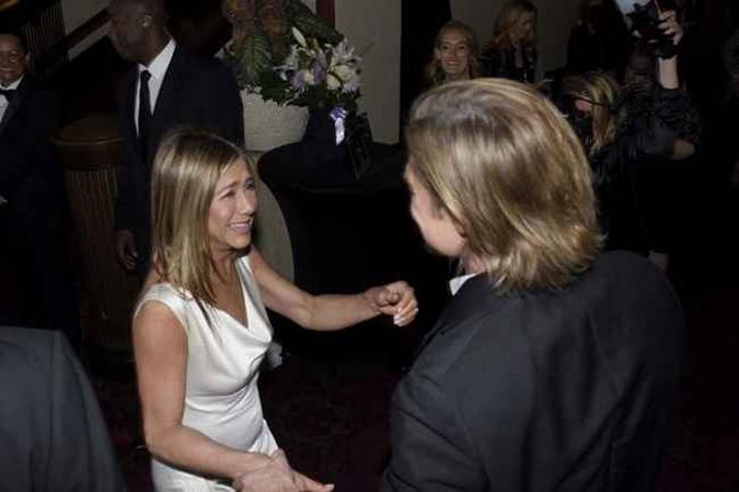 Encontro entre Brad Pitt e Jennifer Aniston durante a premiação do SAG Awards 2020 animou fãs do casal(foto: Vivien Killilea / GETTY IMAGES NORTH AMERICA / AFP) Encontro entre Brad Pitt e Jennifer Aniston durante a premiação do SAG Awards 2020 animou fãs do casal(foto: Vivien Killilea / GETTY IMAGES NORTH AMERICA / AFP)