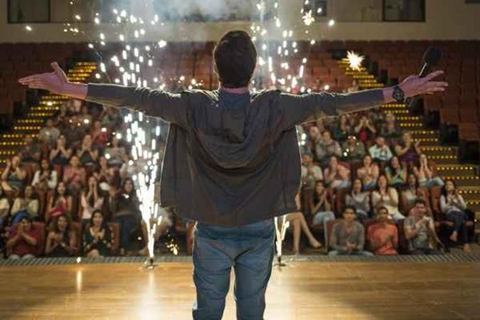 Rafael Cortez dá vida ao protagonista Flávio em 'Rir pra não chorar'(foto: Elo Company/Divulgação) Rafael Cortez dá vida ao protagonista Flávio em 'Rir pra não chorar'(foto: Elo Company/Divulgação)