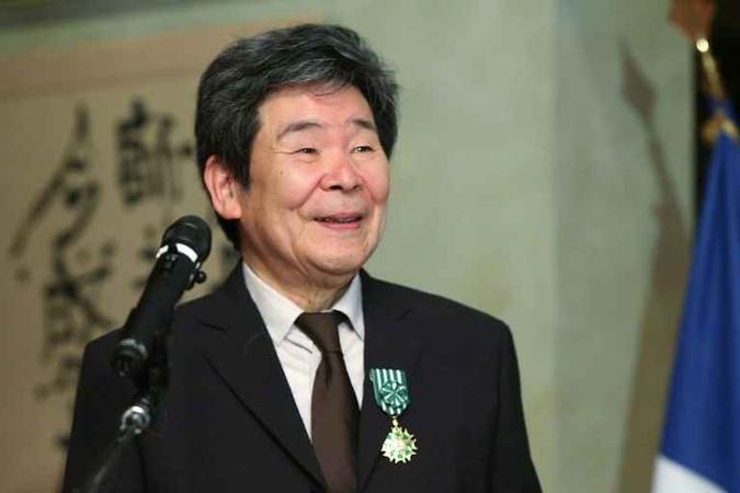 O diretor de animação japonês Isao Takahata recebe a Ordem das Artes e das Letras francesa, na embaixada da França em Tóquio, em 7 de abril de 2015(foto: JIJI PRESS/AFP/Arquivos / JIJI PRESS) O diretor de animação japonês Isao Takahata recebe a Ordem das Artes e das Letras francesa, na embaixada da França em Tóquio, em 7 de abril de 2015(foto: JIJI PRESS/AFP/Arquivos / JIJI PRESS)