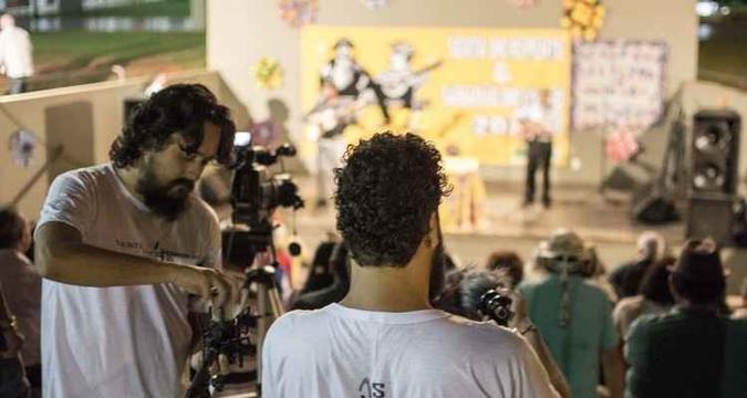 Os pesquisadores Gustavo Elias e Kamai Freire em uma das gravações(foto: Nay Mesquita/Divulgação) Os pesquisadores Gustavo Elias e Kamai Freire em uma das gravações(foto: Nay Mesquita/Divulgação)