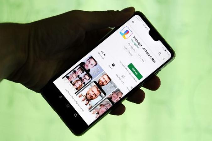 FaceApp, aplicativo de envelhecimento, virou febre no mundo inteiro(foto: Kirill Kudryavtsev/AFP) FaceApp, aplicativo de envelhecimento, virou febre no mundo inteiro(foto: Kirill Kudryavtsev/AFP)