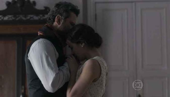 Selton e Marjorie em cena de 'Ligações perigosas'(foto: Globo/Reprodução ) Selton e Marjorie em cena de 'Ligações perigosas'(foto: Globo/Reprodução )