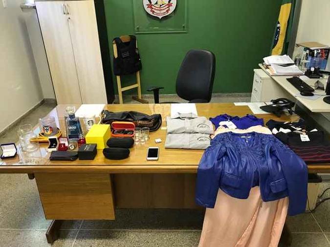 Objetos apreendidos durante segunda fase da Operação Cérbero(foto: PCDF/divulgação) Objetos apreendidos durante segunda fase da Operação Cérbero(foto: PCDF/divulgação)