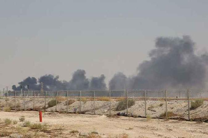 Refinaria de Abqaiq, após ataques com drones no último sábado (14/9)(foto: AFP) Refinaria de Abqaiq, após ataques com drones no último sábado (14/9)(foto: AFP)