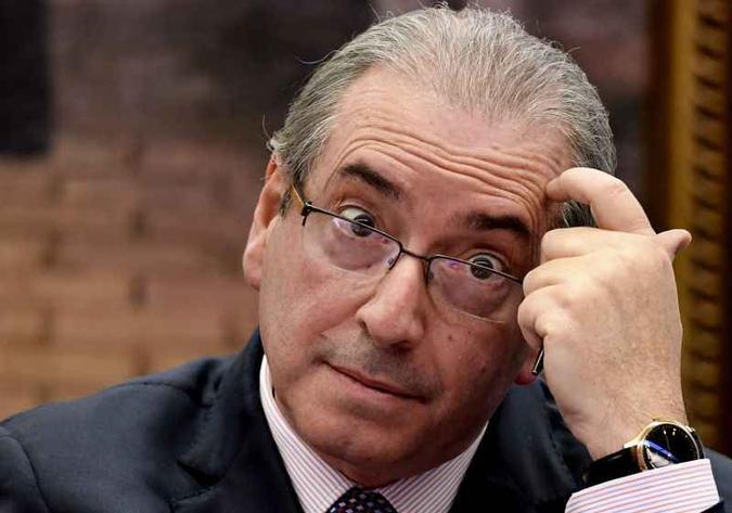 Na nota escrita em Bangu 8, onde está atualmente detido, Eduardo Cunha diz que Janot teria 'ódio pessoal' e teria divulgado 'falsas acusações'(foto: Evaristo Sá/AFP ) Na nota escrita em Bangu 8, onde está atualmente detido, Eduardo Cunha diz que Janot teria 'ódio pessoal' e teria divulgado 'falsas acusações'(foto: Evaristo Sá/AFP )