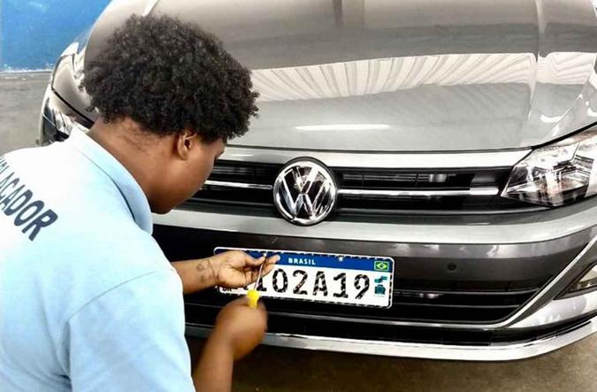 Dos 26 Estados brasileiros, apenas 10 já haviam aderido à nova Placa de Identificação Veicular(foto: Divulgação/Agência Brasil) Dos 26 Estados brasileiros, apenas 10 já haviam aderido à nova Placa de Identificação Veicular(foto: Divulgação/Agência Brasil)