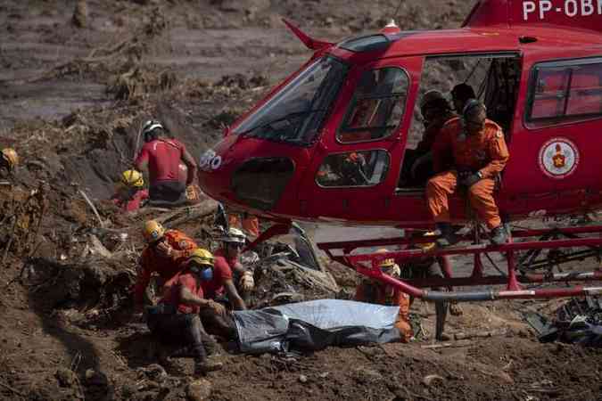 A equipe de resgate em Brumadinho ainda foi muito prejudicada pela circulação de informações falsas(foto: Mauro Pimentel/AFP)