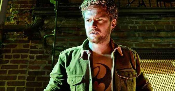 Finn Jones interpreta o protagonista Danny Rand(foto: Netflix/Divulgação) Finn Jones interpreta o protagonista Danny Rand(foto: Netflix/Divulgação)