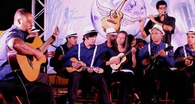 A Orquestra de Cavaquinhos de Brasília é um dos pontos de referência da Vila Telebrasília(foto: Giovanna Guiotti/Divulgação) A Orquestra de Cavaquinhos de Brasília é um dos pontos de referência da Vila Telebrasília(foto: Giovanna Guiotti/Divulgação)