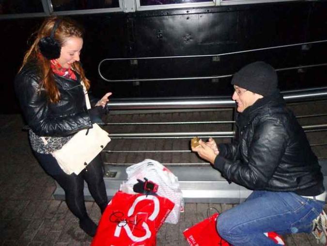 Pedro surpreendeu Raísa ao pedi-la em casamento do alto do Empire State Building, em Nova York(foto: Arquivo Pessoal) Pedro surpreendeu Raísa ao pedi-la em casamento do alto do Empire State Building, em Nova York(foto: Arquivo Pessoal)