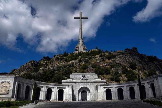 Mausoléu Valle de los Caidos, perto de Madri, onde atualmente se encontram os restos mortais do ditador Francisco Franco(foto: Oscar del Pozo) Mausoléu Valle de los Caidos, perto de Madri, onde atualmente se encontram os restos mortais do ditador Francisco Franco(foto: Oscar del Pozo)