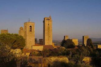 Cercada por muralhas San Gimignano exibe longas torres sobreviventes(foto: Nico de Muyt/Flickr) Cercada por muralhas San Gimignano exibe longas torres sobreviventes(foto: Nico de Muyt/Flickr)
