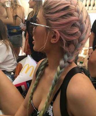 Kylie Jenner é uma das celebridades a adotar os cabelos de sereia(foto: Reprodução Instagram) Kylie Jenner é uma das celebridades a adotar os cabelos de sereia(foto: Reprodução Instagram)