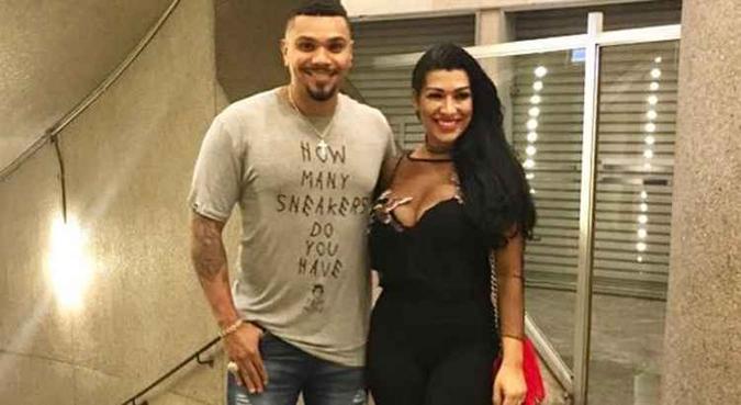 Naldo ao lado da mulher: cantor foi preso após Ellen Cardoso prestar queixa(foto: Reprodução/Instagram) Naldo ao lado da mulher: cantor foi preso após Ellen Cardoso prestar queixa(foto: Reprodução/Instagram)