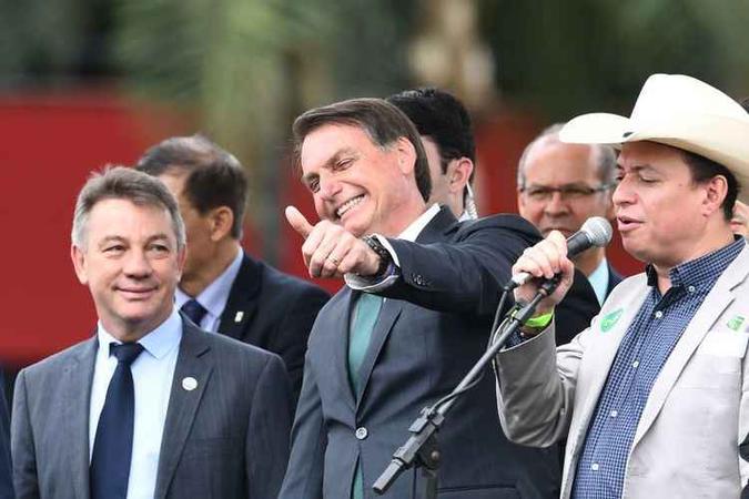 Bolsonaro na convenção do Aliança, do qual será o presidente, em hotel de Brasília: sigla precisa de quase 500 mil assinaturas para ser validada(foto: AFP / EVARISTO SA) Bolsonaro na convenção do Aliança, do qual será o presidente, em hotel de Brasília: sigla precisa de quase 500 mil assinaturas para ser validada(foto: AFP / EVARISTO SA)