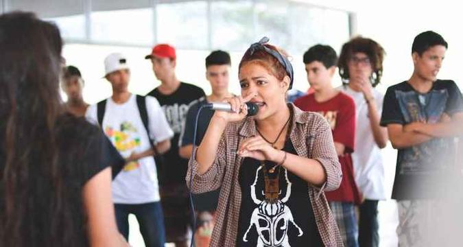 A luta das gurias mostra a força feminina no rap brasiliense(foto: Isis Aisha/Divulgação) A luta das gurias mostra a força feminina no rap brasiliense(foto: Isis Aisha/Divulgação)