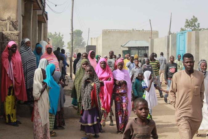 O conflito entre o Exército nigeriano e o grupo radical islâmico Boko Haram deixou mais de 27.000 mortos desde 2009(foto: Audu Marte/AFP) O conflito entre o Exército nigeriano e o grupo radical islâmico Boko Haram deixou mais de 27.000 mortos desde 2009(foto: Audu Marte/AFP)
