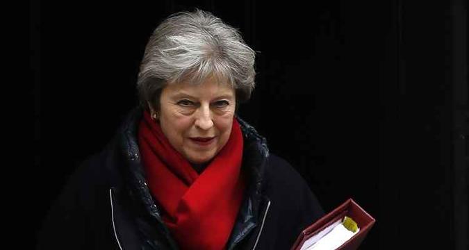 Theresa May disse que a proposta da UE prejudica o mercado britânico e ameaça a integridade do Reino Unido(foto: Adrian Dennis / AFP) Theresa May disse que a proposta da UE prejudica o mercado britânico e ameaça a integridade do Reino Unido(foto: Adrian Dennis / AFP)