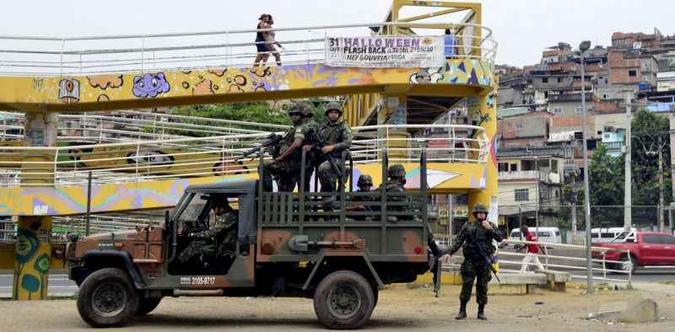 Caberá ao Ministério da Defesa planejar a logística e definir quais das três forças (Exército, Aeronáutica ou Marinha) será usada em cada caso(foto: Tomaz Silva/Agência Brasil.) Caberá ao Ministério da Defesa planejar a logística e definir quais das três forças (Exército, Aeronáutica ou Marinha) será usada em cada caso(foto: Tomaz Silva/Agência Brasil.)