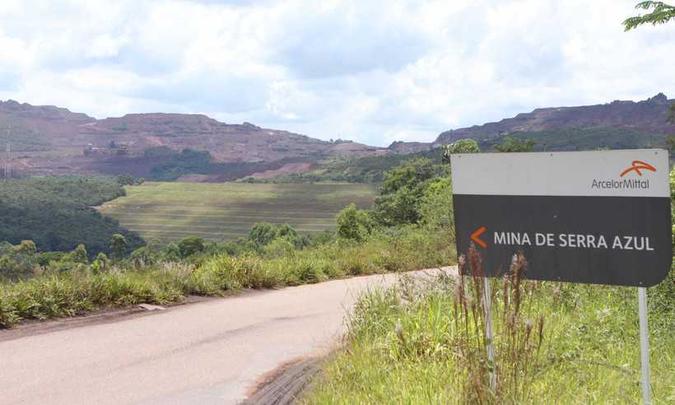 Barragem da Arcelor mudou de nível 1 para nível 2 após empresa mudar os padrões de segurança do projeto geotécnico. Empresa faz estudos para garantir estabilidade (foto: Edésio Ferreira/EM/D.A PRESS) Barragem da Arcelor mudou de nível 1 para nível 2 após empresa mudar os padrões de segurança do projeto geotécnico. Empresa faz estudos para garantir estabilidade (foto: Edésio Ferreira/EM/D.A PRESS)