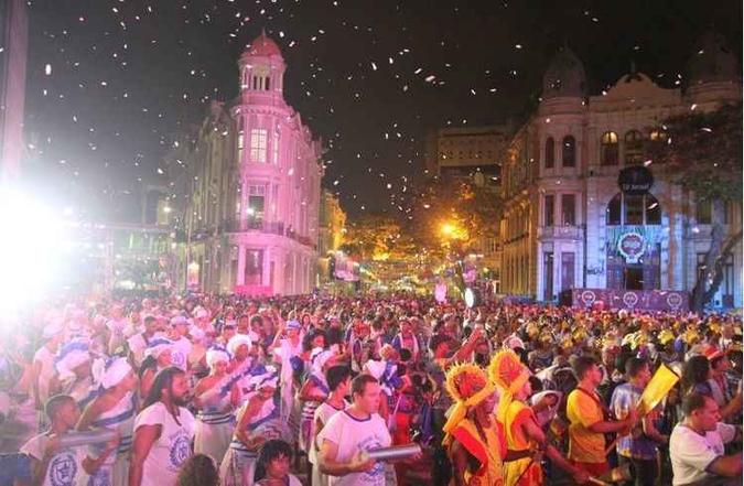Carnaval nas ruas de Pernambuco(foto: Nando Chiappetta/DP)
