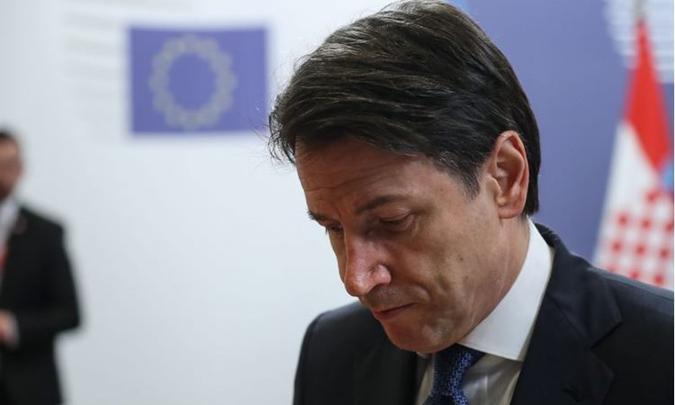 Giuseppe Conte criticou as ''iniciativas autônomas injustificáveis'' em hospitais italianos(foto: AFP / Aris Oikonomou) Giuseppe Conte criticou as ''iniciativas autônomas injustificáveis'' em hospitais italianos(foto: AFP / Aris Oikonomou)