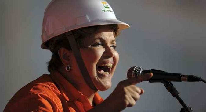 Sobre a explicação dada por Dilma, os peritos avaliam que o ex-diretor de Internacional da Petrobras Nestor Cerveró pode ter repassado informações imprecisas ao conselho(foto: Vanderlei Lima/AFP - 11/9/13) Sobre a explicação dada por Dilma, os peritos avaliam que o ex-diretor de Internacional da Petrobras Nestor Cerveró pode ter repassado informações imprecisas ao conselho(foto: Vanderlei Lima/AFP - 11/9/13)
