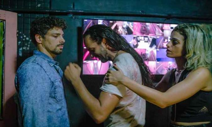 Cauã Reymond, Irandhir Santos e Mariana Ruggiero: em cena, crise familiar move parte da trama do longa de Claudio Assis(foto: República Pureza Filmes/Divulgação) Cauã Reymond, Irandhir Santos e Mariana Ruggiero: em cena, crise familiar move parte da trama do longa de Claudio Assis(foto: República Pureza Filmes/Divulgação)