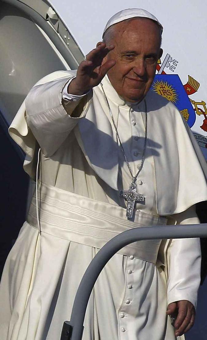 Papa Francisco viaja a Abu Dabi para participar em uma conferência sobre diálogo inter-religioso patrocinada pelo Conselho Muçulmano de Anciãos(foto: AFP PHOTO/Hector Guerrero) Papa Francisco viaja a Abu Dabi para participar em uma conferência sobre diálogo inter-religioso patrocinada pelo Conselho Muçulmano de Anciãos(foto: AFP PHOTO/Hector Guerrero)
