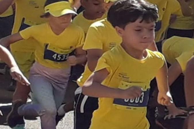 ''Estou muito animado. Gosto de correr muito. Vai ser bom'', Matheus Viana, 7 anos, participará de sua sexta corrida(foto: Arquivo Pessoal) ''Estou muito animado. Gosto de correr muito. Vai ser bom'', Matheus Viana, 7 anos, participará de sua sexta corrida(foto: Arquivo Pessoal)